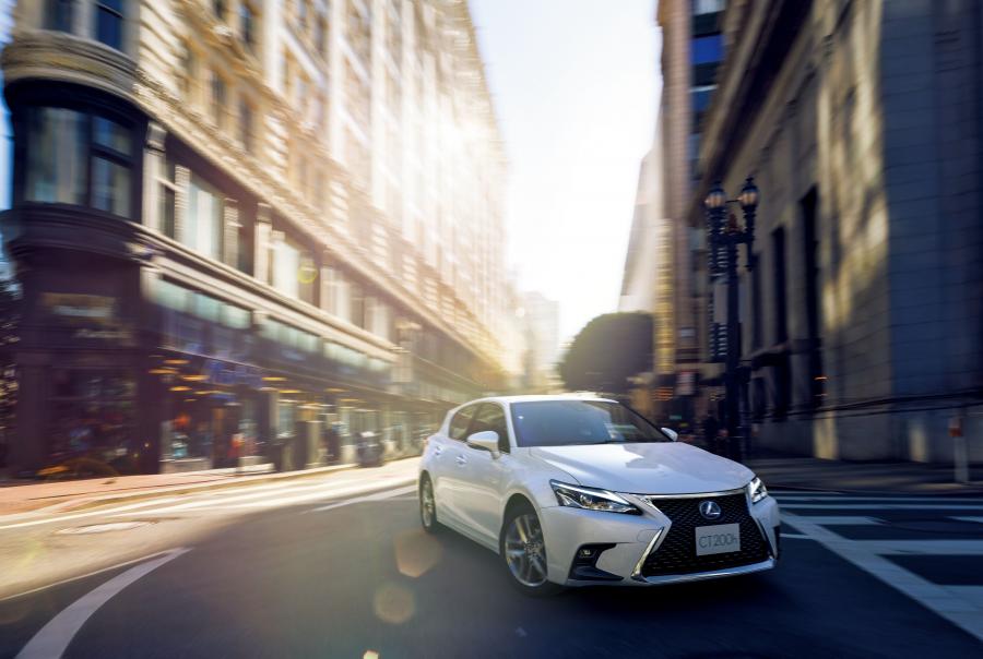  Lexus CT200h 2019 года  (JP) (фото 8 из 27)